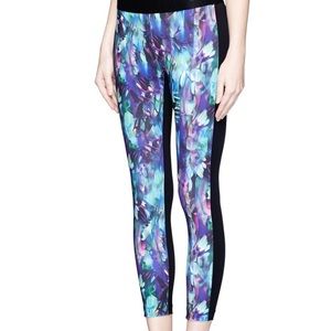 Koral Compass Cropped Legging